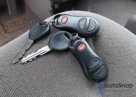 2002 Chrysler Town & Country Lx z USA, uszkodzony, nr VIN 2C4GP44372R644013